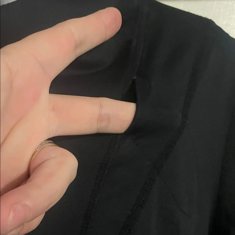 Lululemon Black Long Sleeve shirt - Picture 4 of 9